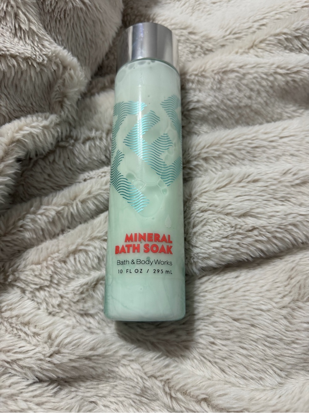 NWT Bath Body Works WATER Mineral Bath Soak 10 fl oz 295ml New Unused